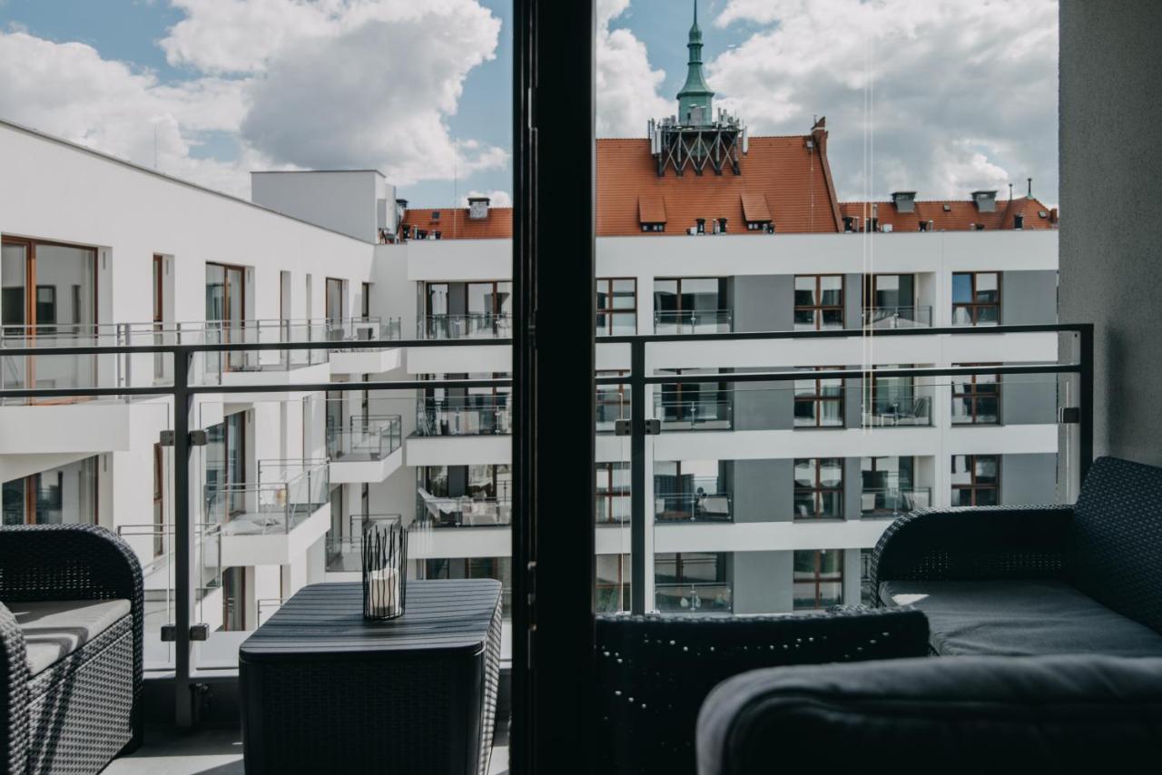 Black&white Bukowska18 B With Balcony And Garage Poznan